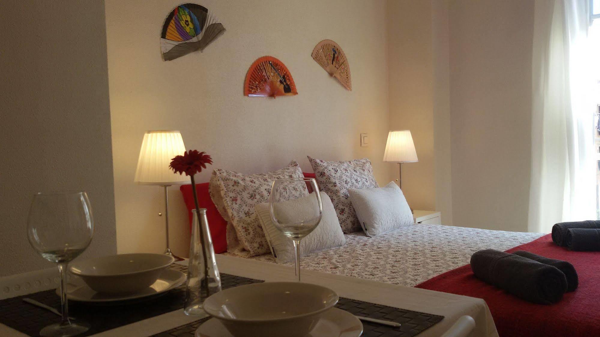 Fan Flat Mariscal Apartment มาลากา ภายนอก รูปภาพ